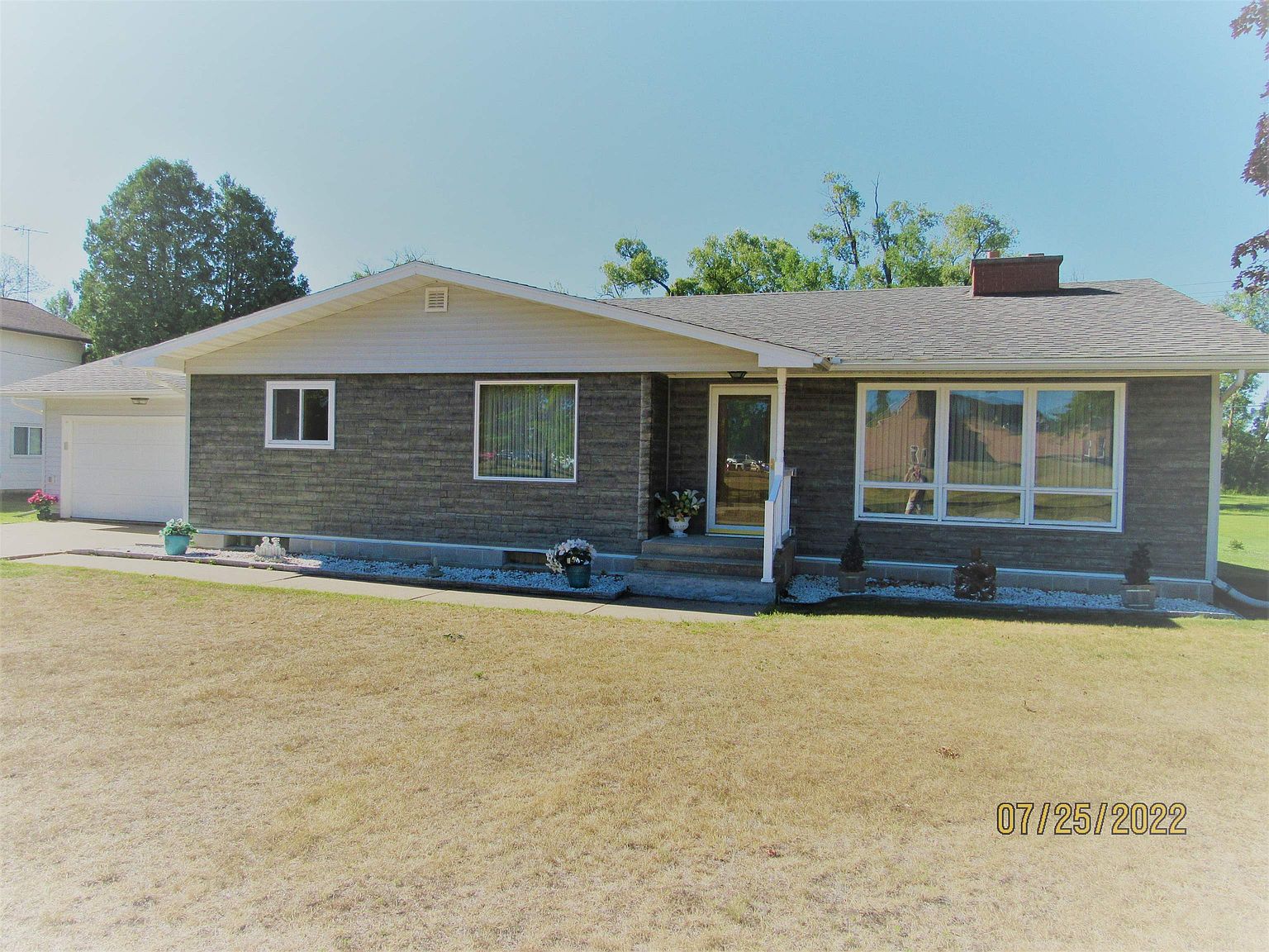 2615 14th Ave, Menominee, MI 49858 Zillow
