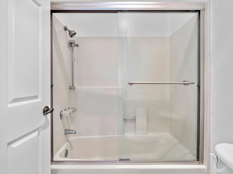 1515 Amherst Ave #202 — Photo 11