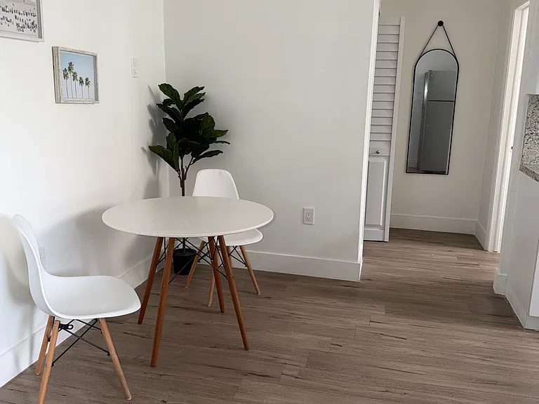 1029 SW 5th St #9 — Photo 13