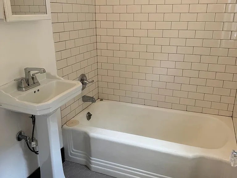 2400 N Killingsworth St — Photo 13