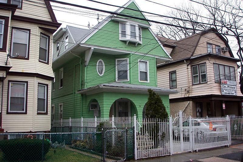 2nd image of 689 Mount Prospect Ave