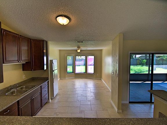 5th image of 713 Ibis Ave