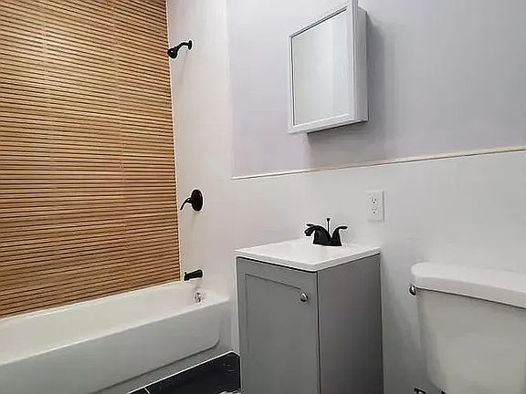 5th image of 319 Summit Ave #6C