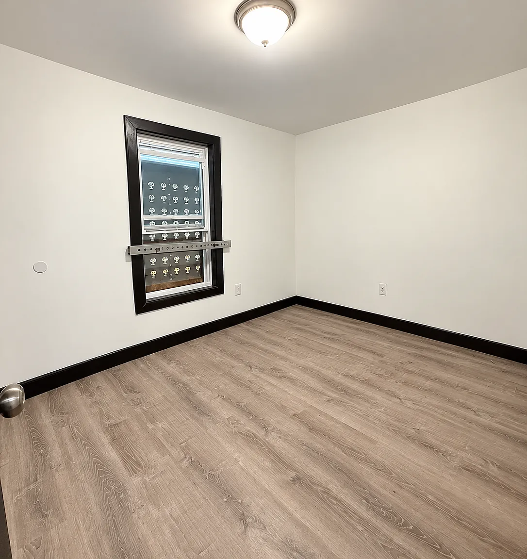 4 bed, $2,450 — Photo 3