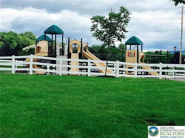 8484 Cromwell Ct — Photo 11