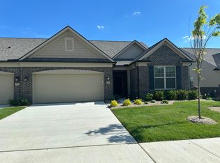 719 W Spaniel Dr, Ann Arbor, MI 48108