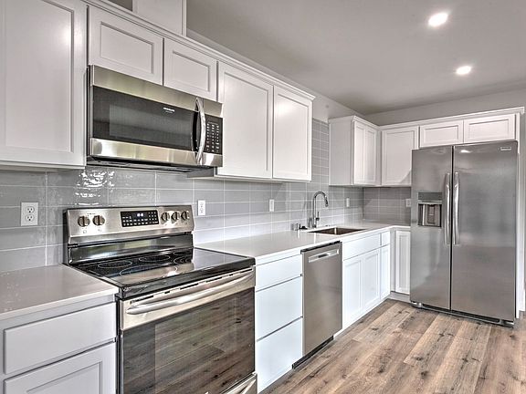 5th image of 101 Countryman Dr #203