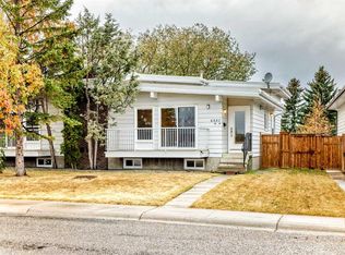 6527 SE 58th St NW, Calgary, AB T3A2A4