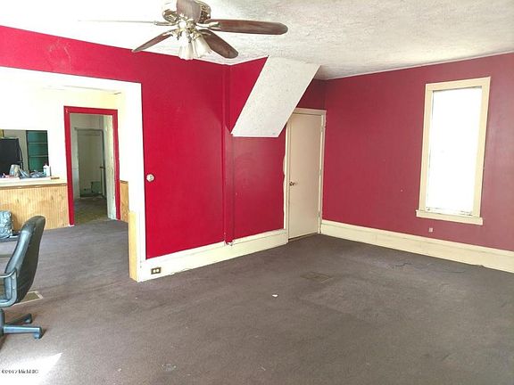 2nd image of 1055 Lafayette Ave SE