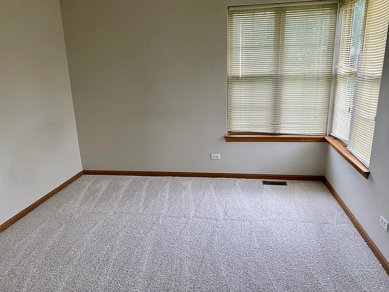 214 Stoneybrook Ln — Photo 10