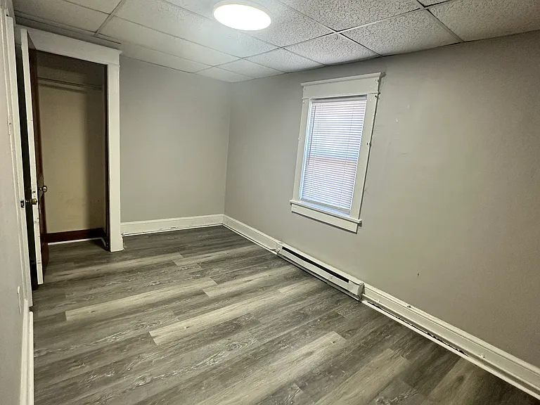 7 S Burhans Blvd — Photo 20