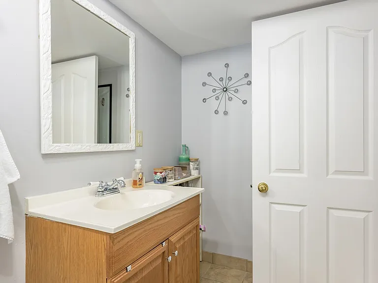 111 Lincoln Pl — Photo 11