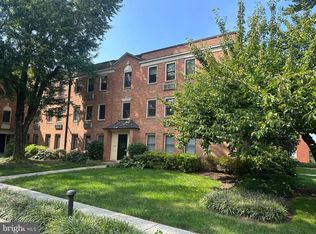 4824 Chevy Chase Dr APT 302, Chevy Chase, MD 20815