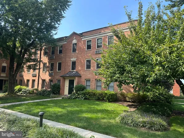4824 Chevy Chase Dr APT 302, Chevy Chase, MD 20815