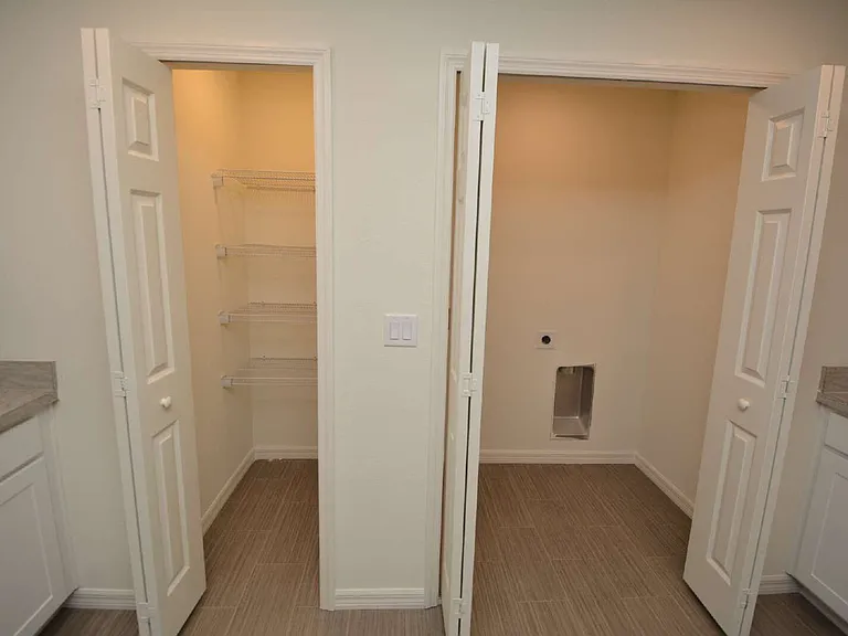 38 Baltimore Ln — Photo 25