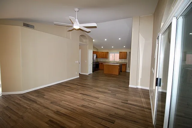 1115 E Pontiac Dr — Photo 6