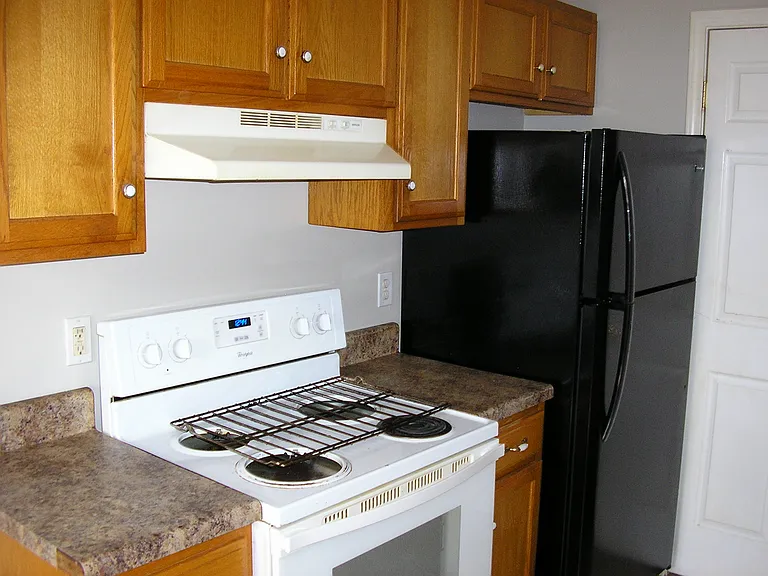 402 Clark St #B — Photo 4