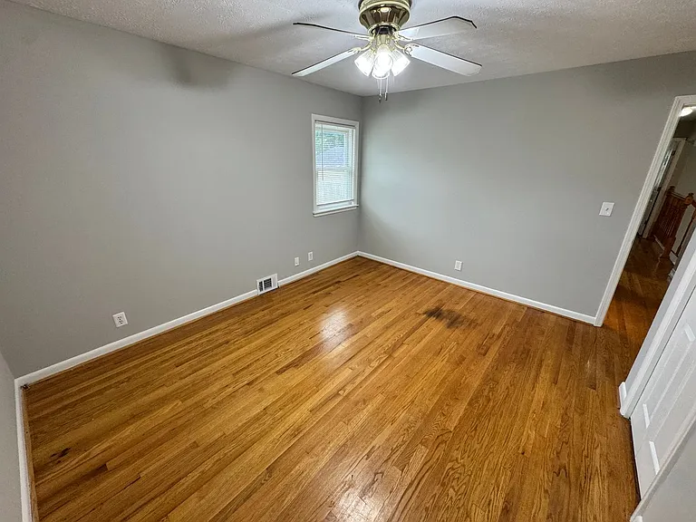 8016 Broadfern Dr — Photo 35