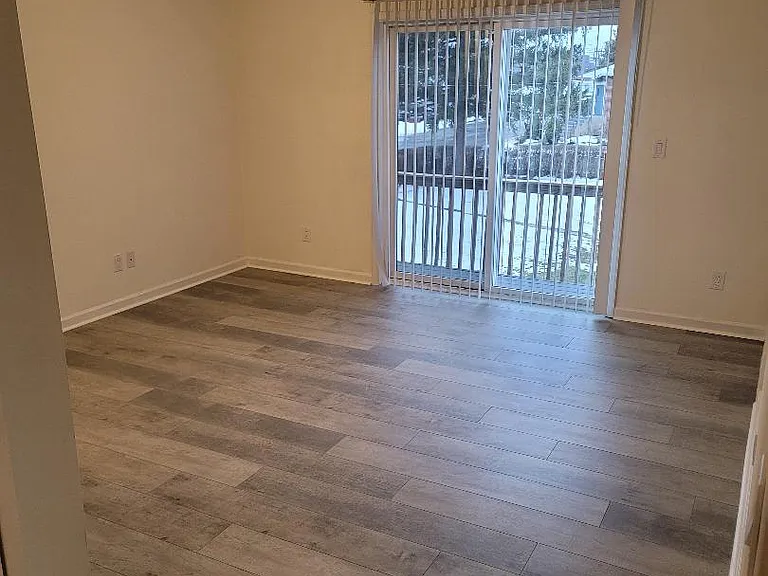 610 Maple Ave — Photo 17