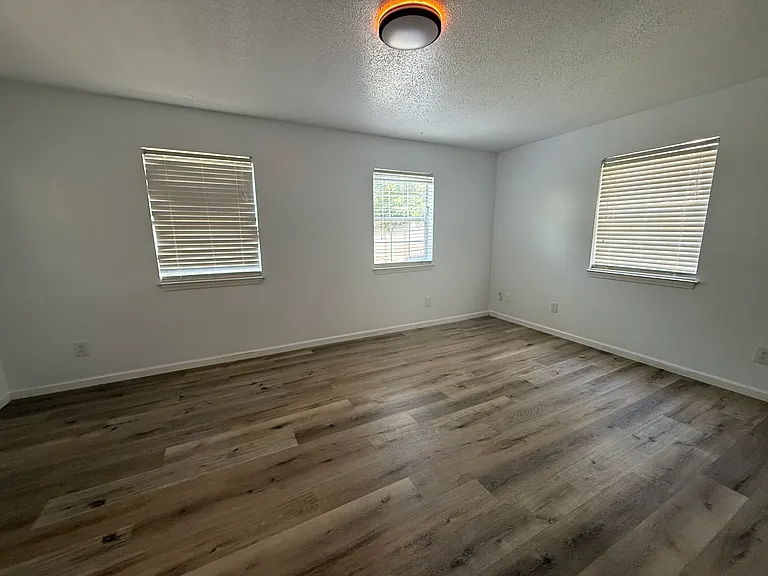 511 Bob Sikes Blvd — Photo 4