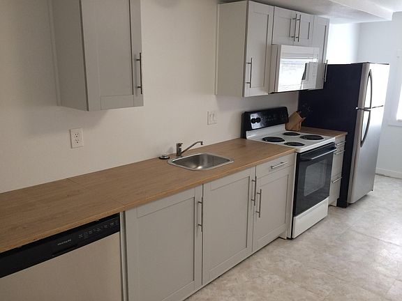 More kitchen