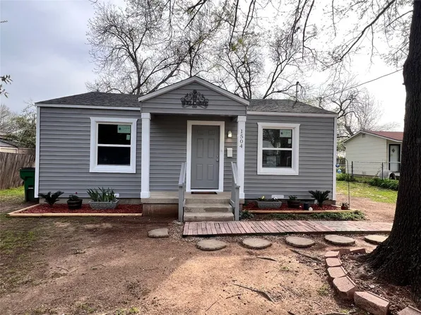 1504 Woods Ln, Haltom City, TX 76117