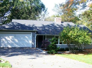 6 Hillcrest Pkwy, Winchester, MA 01890