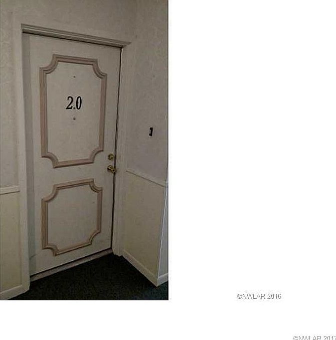 1st image of 3820 Fairfield Ave #20