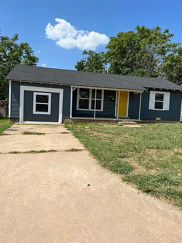 1021 Holly Ln Photo 1