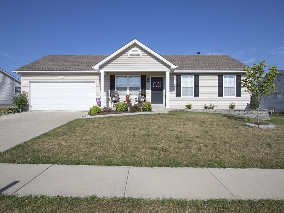 3 bedroom 2 bath ranch in Stone Ridge Canyon Subdivision