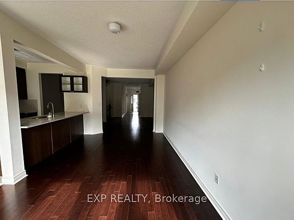 5th image of 647 Krawchuk Cres