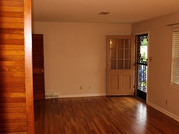 2nd image of 4474 Melwood St