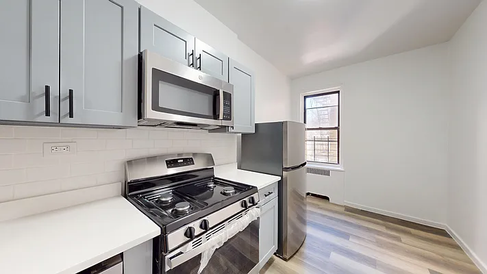 Rented by Bond New York | media 7