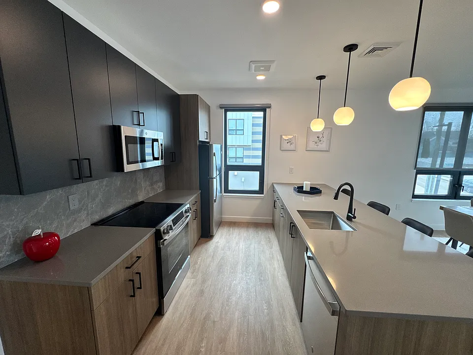 Gardner St