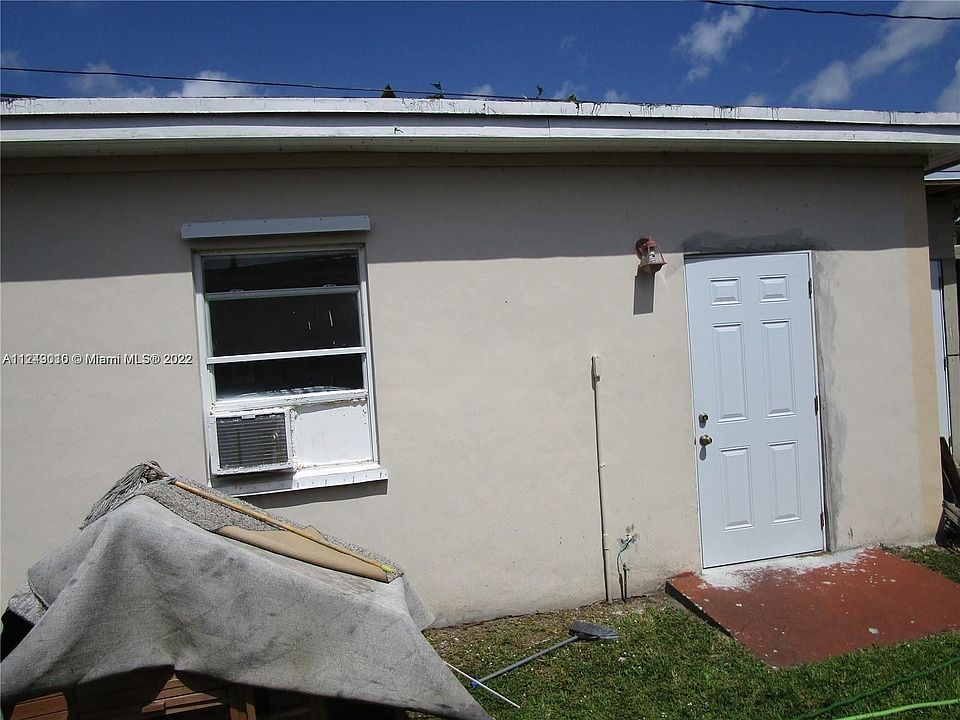 1st image of 115 NE 192nd St