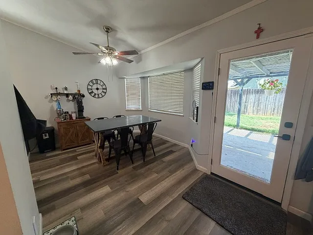 3 bed, 1548 sqft, $2,100 — Photo 3