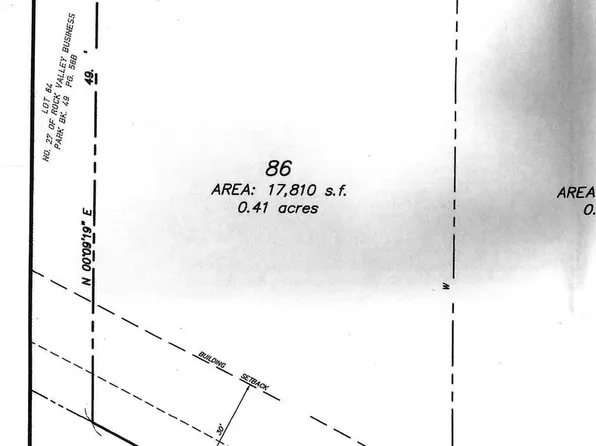 6174 Commonwealth Dr, Loves Park, IL 61111