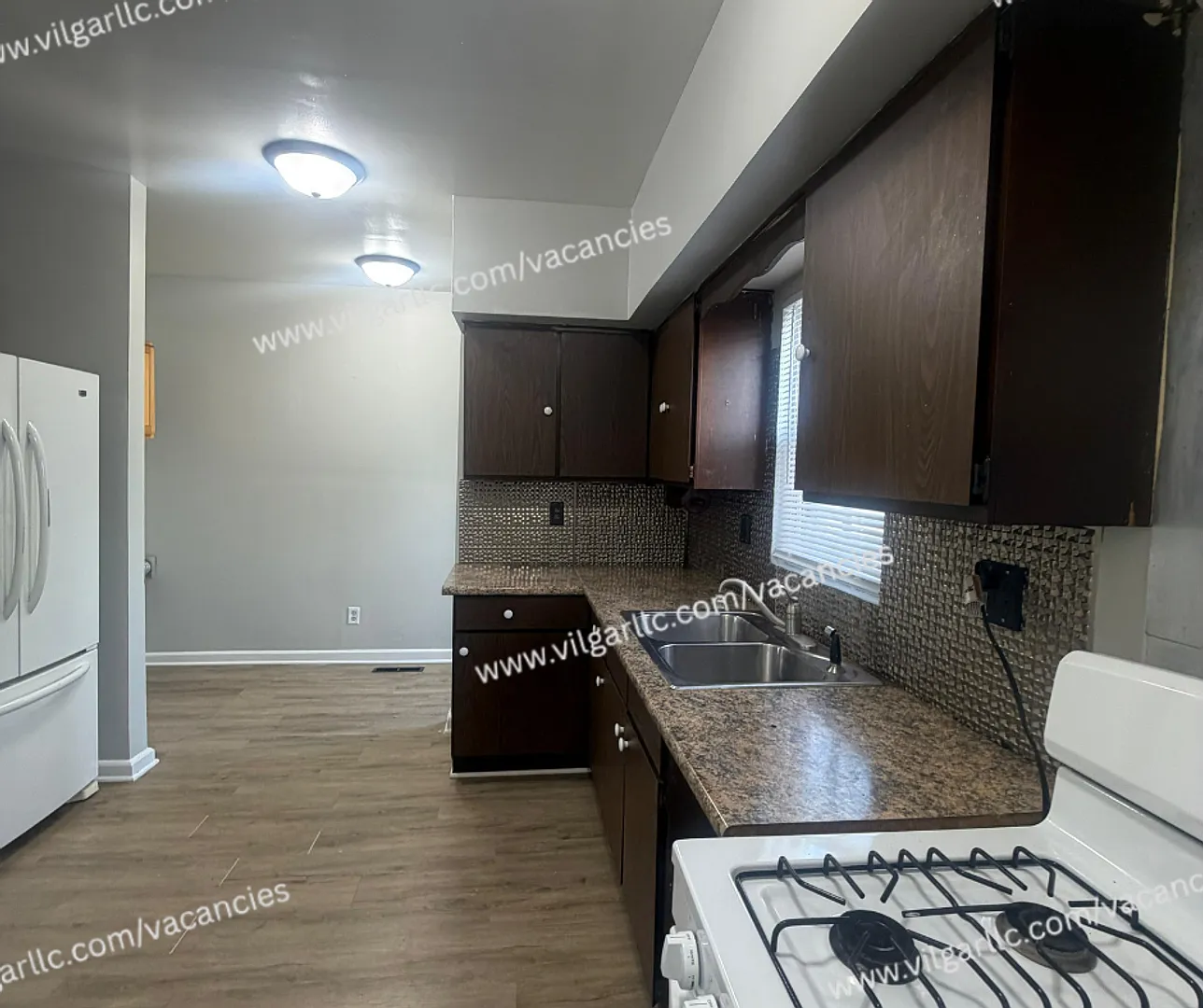 For Rent - 2 Bedrooms, 1 Bathroom Home — Photo 4