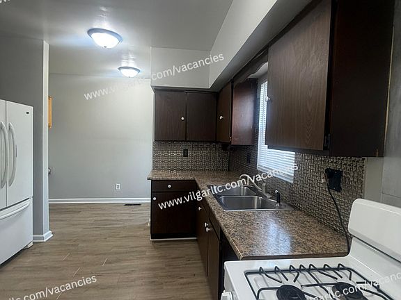 4th image of 4727 Sheffield Ave