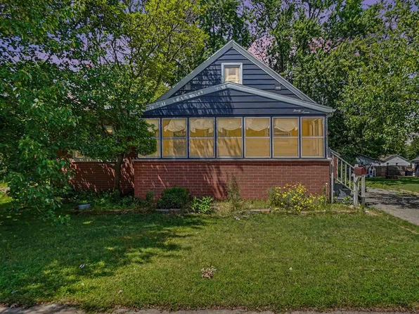 37 W Garfield Ave, Zeeland, MI 49464