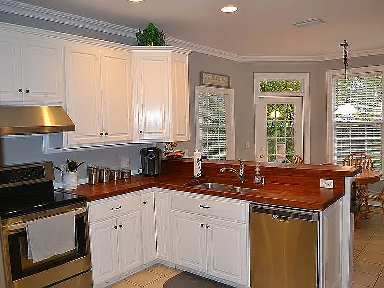 203 Villager Dr — Photo 4