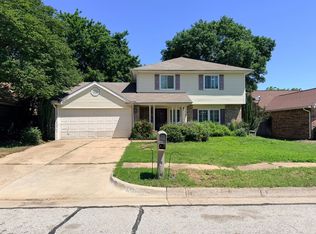 6801 Greenspring Dr, Arlington, TX 76016