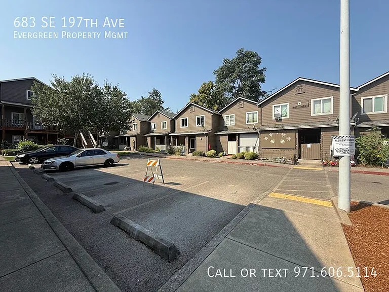 683 SE 197th Ave — Photo 46