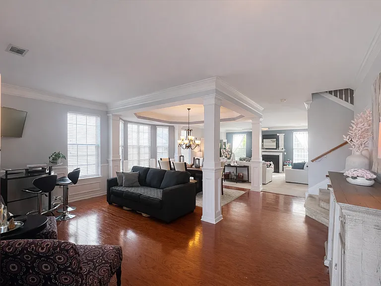 116 Kelsey Glen Ln — Photo 8