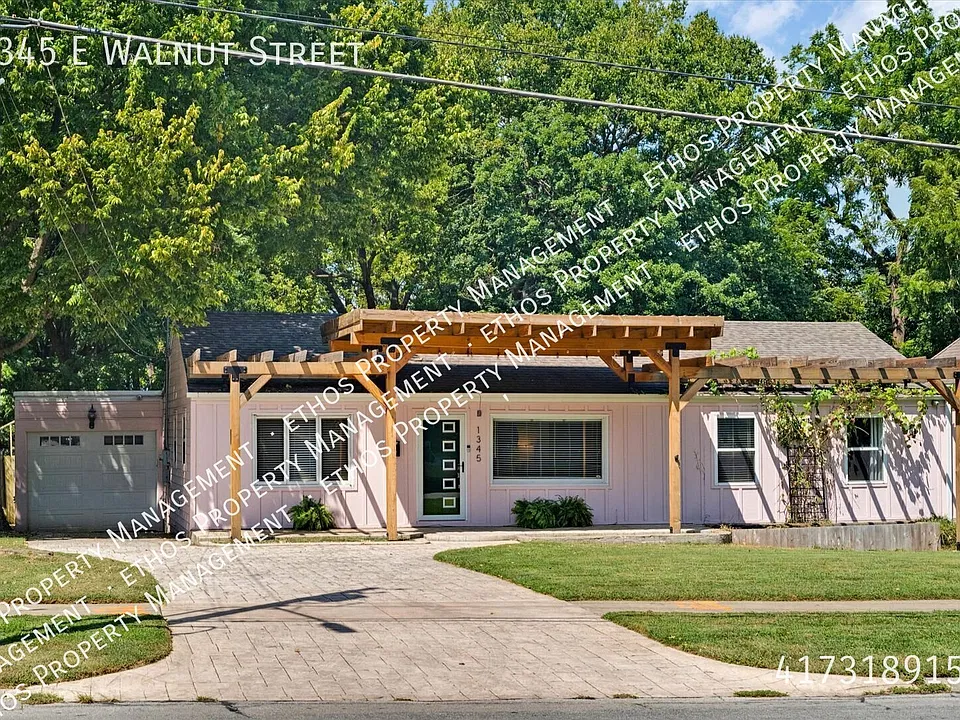 1345 E Walnut St