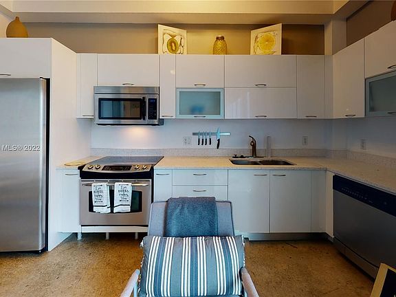 5th image of 133 NE 2nd Ave APT 1810