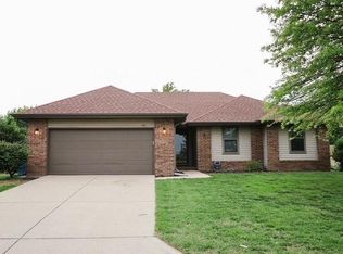 581 S Bradford Rd, Nixa, MO 65714