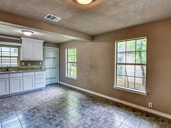 4th image of 2613 NW 28th St