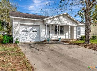 2010 N Ben Jordan St, Victoria, TX 77901