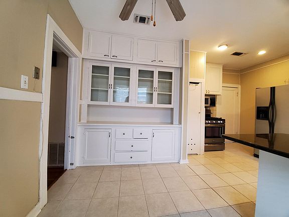 2nd image of 4801 El Campo Ave
